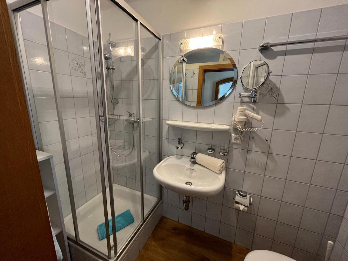 Gasthof - Pension - Adler Вайлер-Зимерберг Екстериор снимка