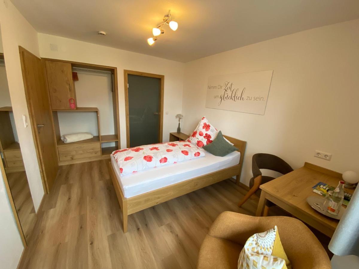Gasthof - Pension - Adler Вайлер-Зимерберг Екстериор снимка